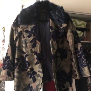 Banana Republic Camo 3/4 raincoat
